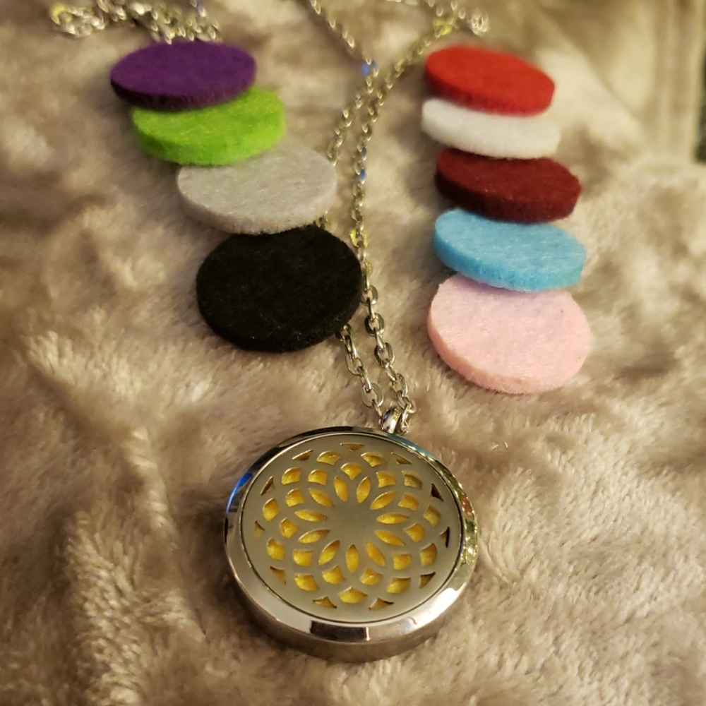 Fashion necklace with variety of bright pendants